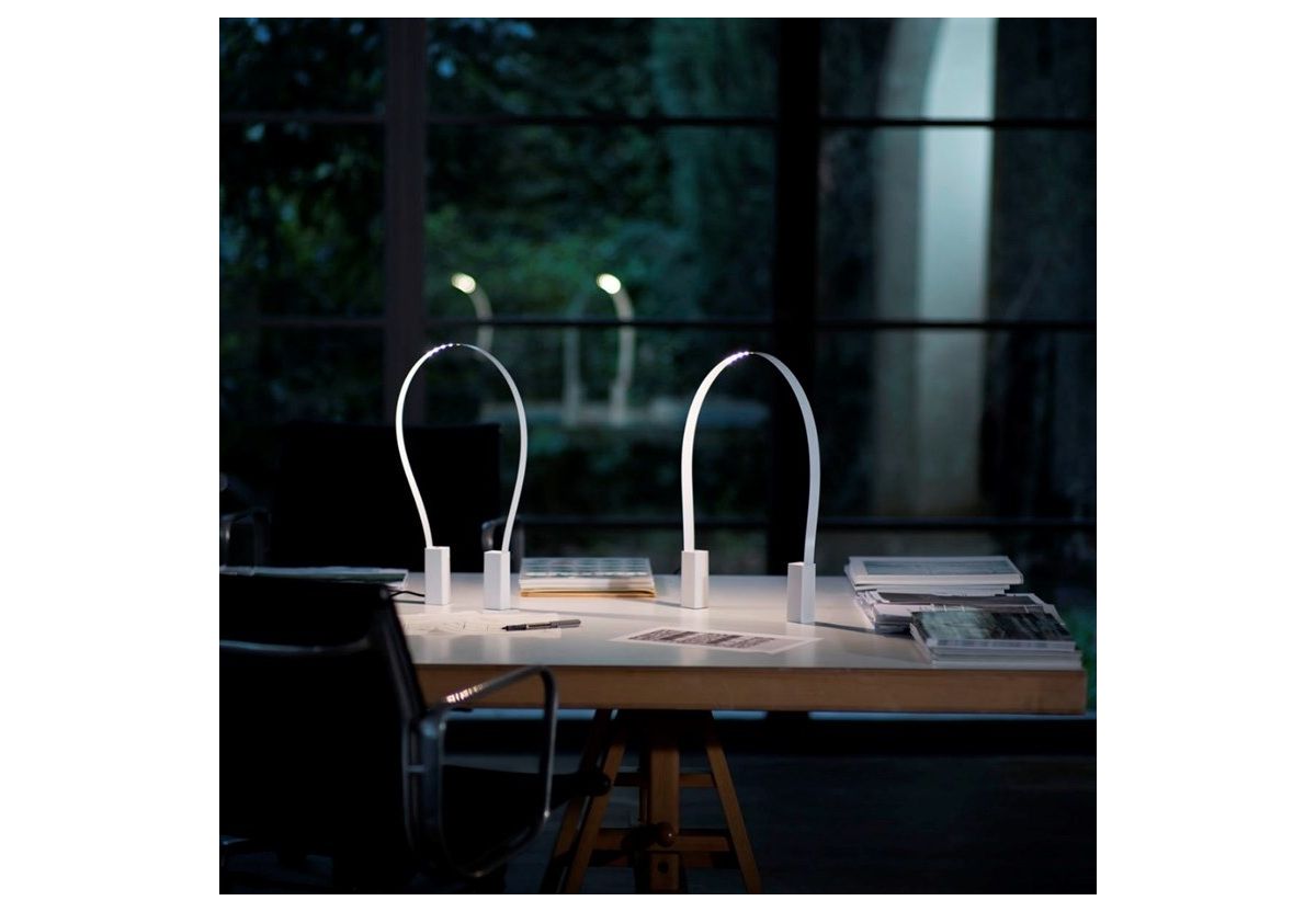 LAMPE DE TABLE FLUIDA