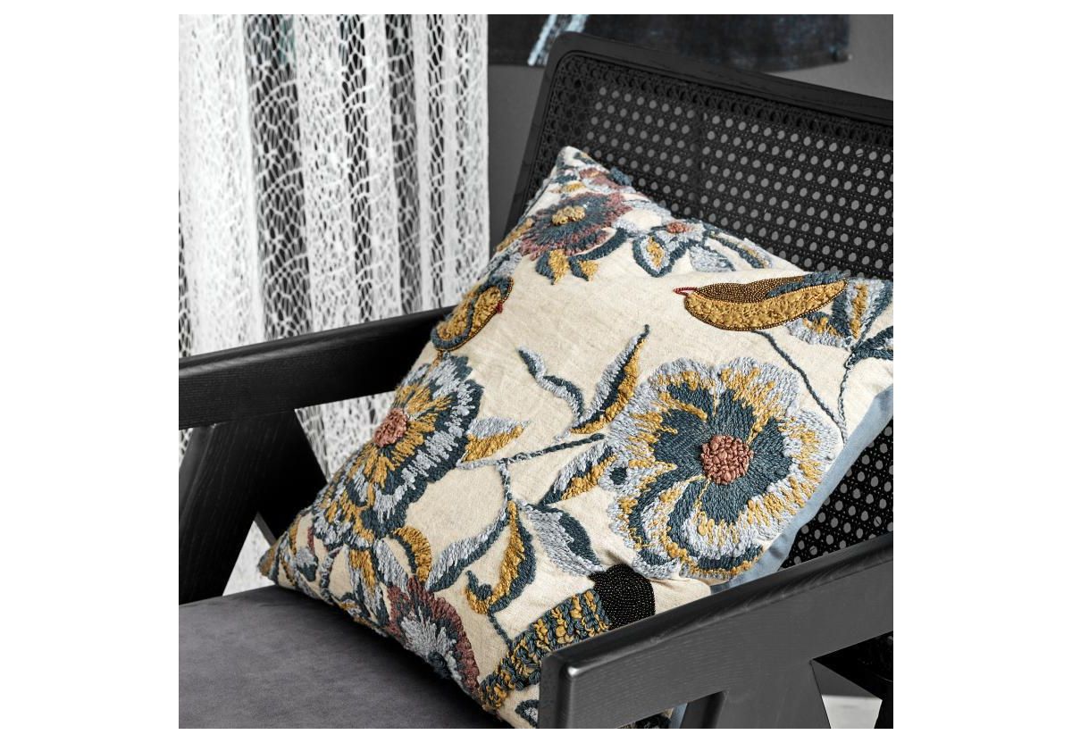 CHAISE WICKERWORK